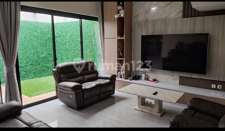 Rumah Mewah Green Garden Residences, 3,5 Lantai, Bagus, Full Furnished, Aman, Bebas Banjir 2