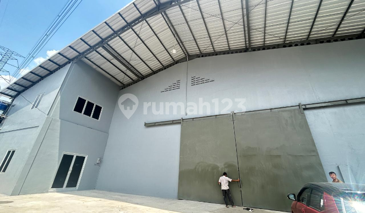 For Rent Warehouse in Cipondoh, Tangerang, Includes Office, Security Post, Staff Dormitory, Fits 40ft Container