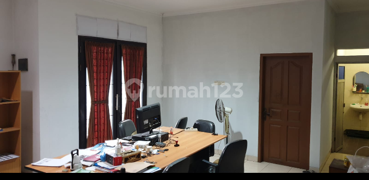 Rumah Bagus 2 Lantai di Bojong Indah, Pinggir Jalan Raya, Dekat Stasiun, Tol Puri 2