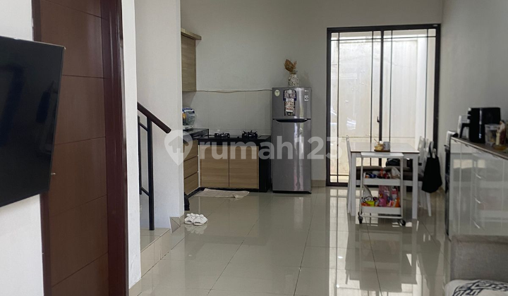 Disewa Rumah Green Lake City, Cluster Asia, Semi Furnished, Bagus Rapi 1