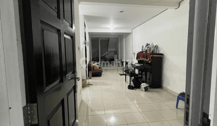 Rumah Kosambi Baru, 2,5 Lantai, Semi Furnished, Rapi, Siap Huni 1