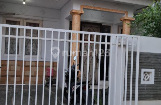 Disewa Rumah di Metro Permata, 1,5 Lantai, Bagus, Dekat Tol Karang Tengah 2