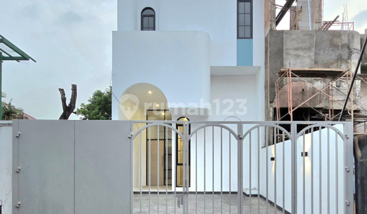 New House Little Santorini Meruya, 2.5 Floors, Mezzanine, Near Meruya JORR Toll Road