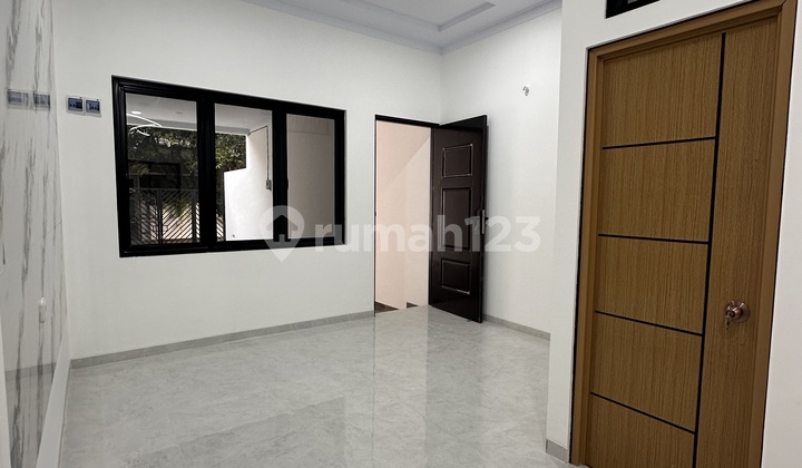 Rumah Baru Tanjung Duren, 3 Lantai Full, Row Jalan Lebar, Garasi 3 Mobil, Dekat Mal Ciputra 2
