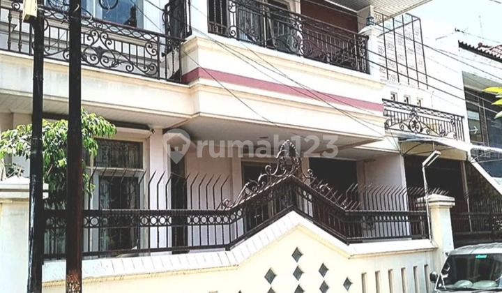 Rumah Bagus Strategis di Karangwulan Semarang Tengah