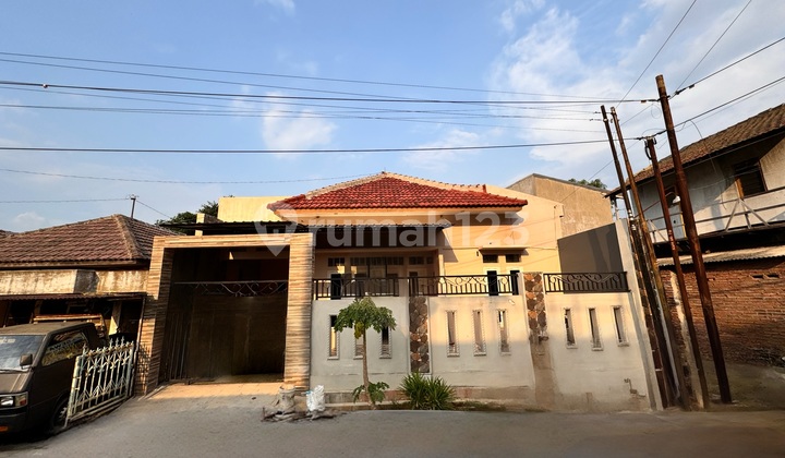 Rumah Bagus 4 Kamar Dikontrakkan Semarang Utara 2