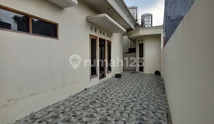 FOR RENT: GOLDEN TRIANGLE HOUSE IN CENTRAL SEMARANG, NEAR PARAGON, DP, AND QUEEN CITY 2