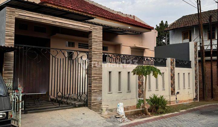 Rumah Siap Pakai di Permata Putih Kompleks Hasanudin 1