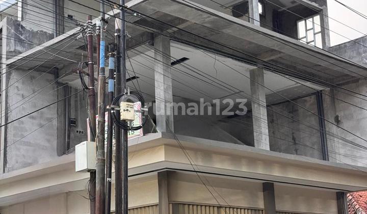 Ruko Strategis 3 Lantai Siap Pakai di Semarang Barat 1