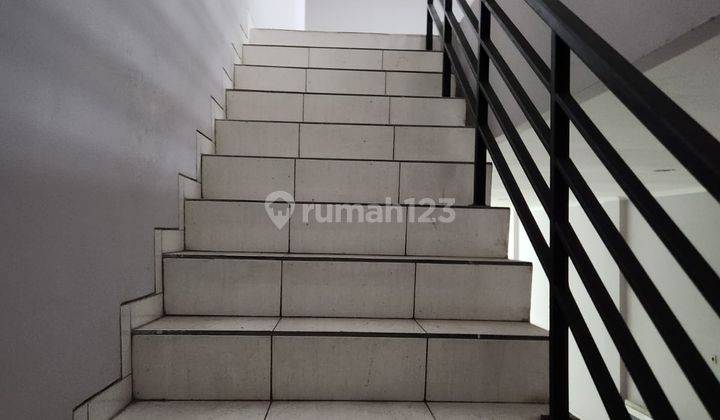 Ruko Bagus Startegis Siap Pakai di Semarang Tengah 2