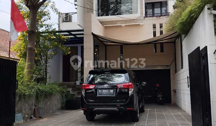 DISEWA RUMAH MODERN MINIMALIS 2LT CANTIK ASRI TENANG NYAMAN RAPI SIAP HUNI MENTENG JAKARTA PUSAT