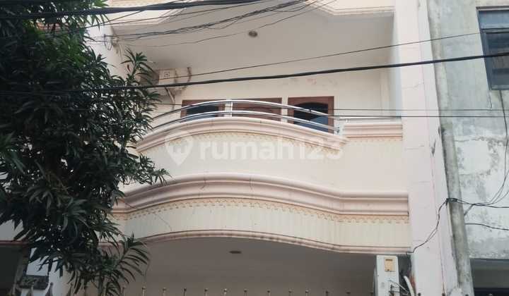 Dijual Rumah 3 lantai di Mangga Besar, Taman Sari Jakarta Pusat Dijual Rumah 3 lantai di Mangga Besar, Taman Sari Jakarta Pusat