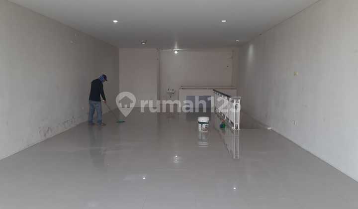 Gudang Luas Siap Pakai di Bizpark 3 Kranji, Bekasi Gudang Luas Siap Pakai di Bizpark 3 Kranji, Bekasi