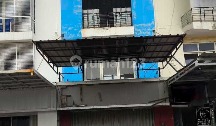 For rent Ifolia shop house, strategic location, ready for business in Harapan Indah, Bekasi.