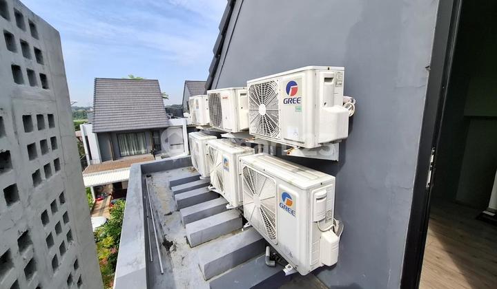 Luxury Cluster House at Hoek Perumahan Wisteria, East Jakarta 2