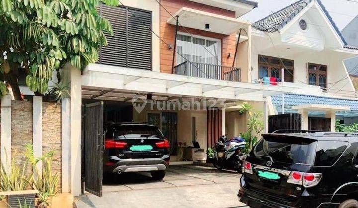 Rumah di Pulomas 2 Lantai SHM Bagus Jakarta Timur 1