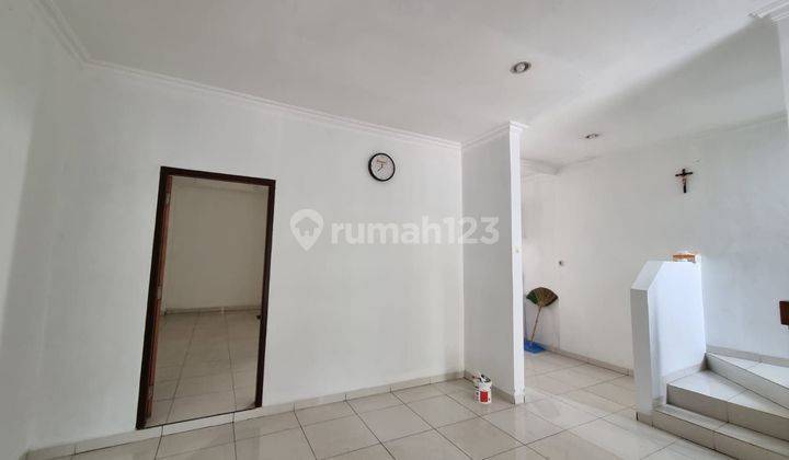 Rumah 2 Lantai di Metland Menteng hadap Selatan Bagus 2