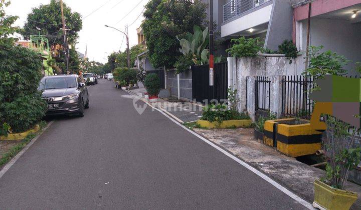 Dijual Rumah hitung tanah di 
Kp ambon 
kayu putih 2