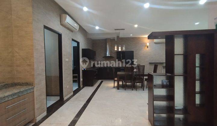 Dijual Rumah Mewah  Hoek Semi furnish Rumah tinggal Hoek di Gading Nirwana kelapa gading 2