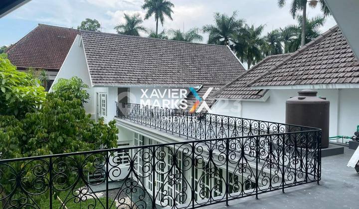 Elite Luxury Limited House on Jalan Utaman Ijen Boulevard Malang 2