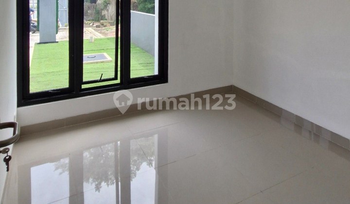 V1 Favorite Villa House Cluster in the Center of Batu City, Strategically Located Anywhere.