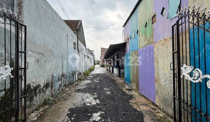 V1 Dijual Rumah 2 Lantai di Kepuharjo Karangploso Malang 2