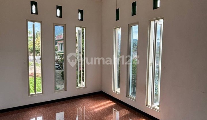 V1 Dijual Villa Hook 4 LT dan Rooftop di Bulukerto Bumiaji Batu 2