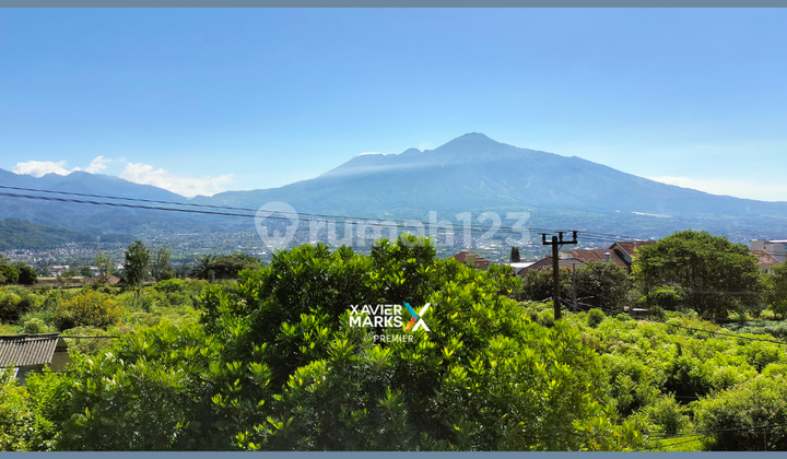 V1 Good Modern 2-Story Furnished Villa House in Batu Malang V1 Good Modern 2-Story Furnished Villa House in Batu Malang