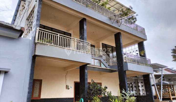 V1 Dijual Rumah Vila 3 Lantai Furnished Siap Huni Di Batu Malang 1