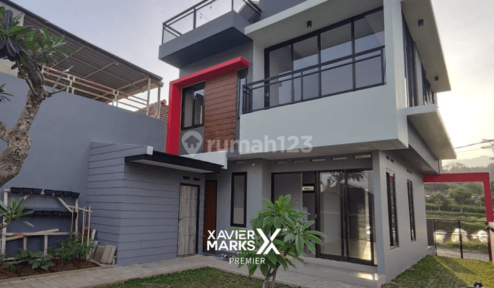 V1 Dijual Rumah 3 Lt Bagus Modern di Joyo Agung Tlogomas Malang 1