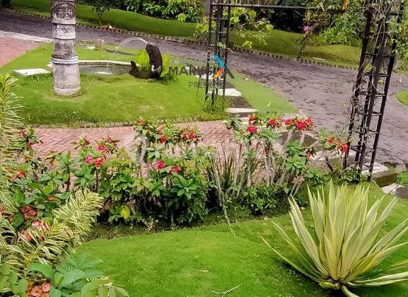 Luxury Well-Maintained Aesthetic Villa Ready to Occupy in Klub Bunga Batu