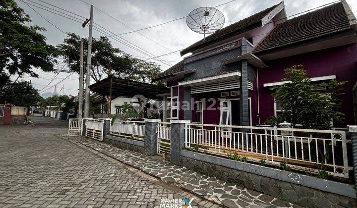 V1 Dijual Rumah Hook Siap Huni Strategis di Pesanggrahan Batu 1