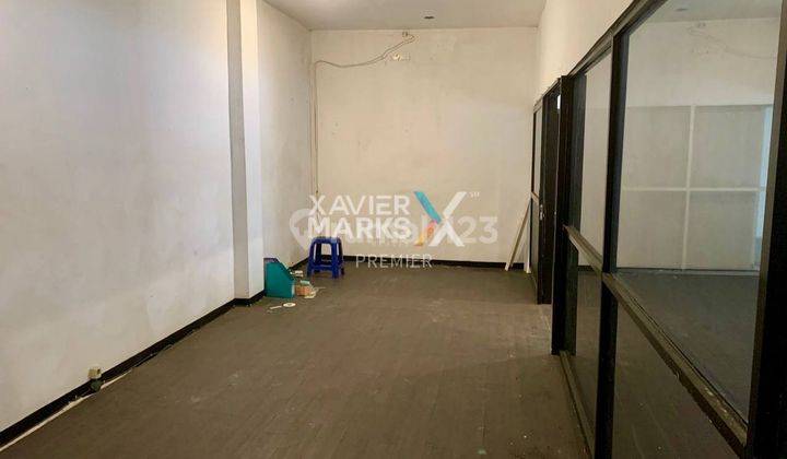 Ruang Usaha Luas Tengah Kota di A Yani Blimbing Malang 2