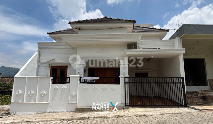 V1 Dijual Cepat Rumah Baru 2 Lantai di Punten Batu