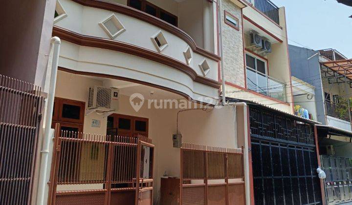 V1 Dijual Rumah Baru 3 Lantai di Jl Menteng Tj Duren Jakarta Barat 1