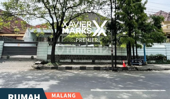 Rumah Mewah Pusat Kota Dekat Kayutangan di Klojen Malang