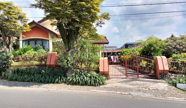 DIJUAL RUMAH CANTIK LUAS SIAP HUNI DEKAT TAMAN KOTA DI BATU 1