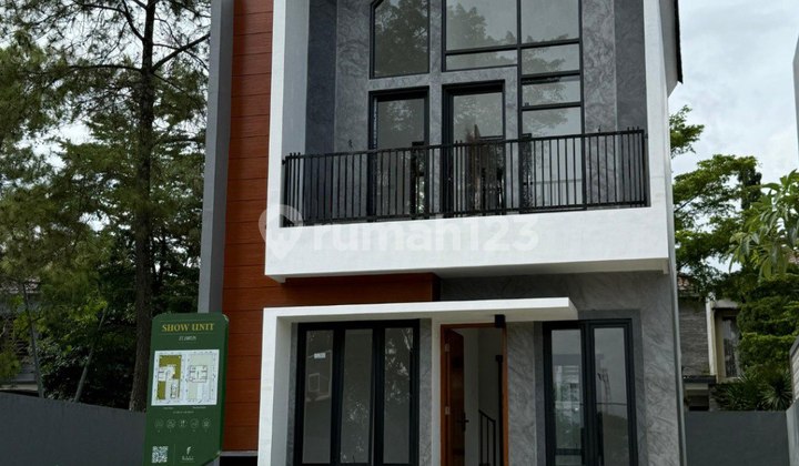 V1 Favorite Villa House Cluster in the Center of Batu City, Strategically Located Anywhere.