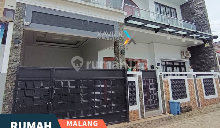 Good 3-Story Luxury House with Rooftop in Pakis, Malang Good 3-Story Luxury House with Rooftop in Pakis, Malang
