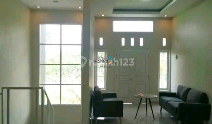 Rumah 2 Lantai Desain Modern di Graha Tlogomas Lowokwaru Malang 2