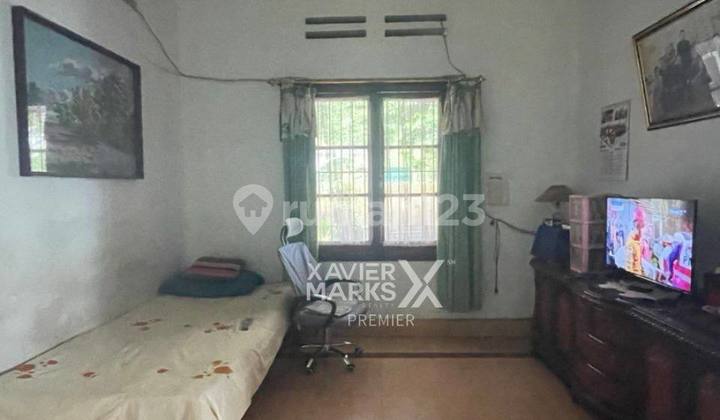 For Sale Well-Maintained Comfortable Vintage House in Klojen Island, Malang 2