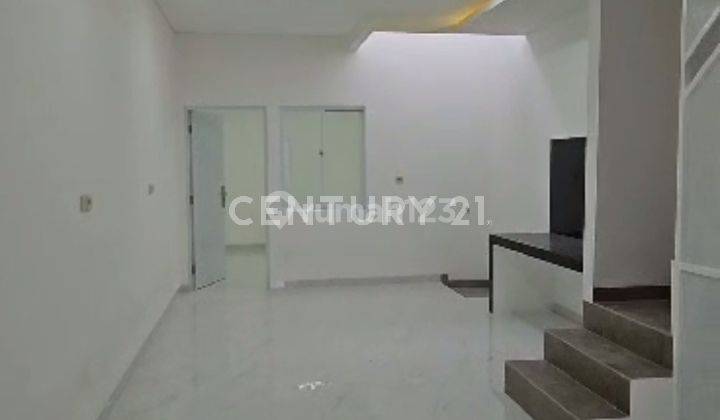 Di  Rmh Meruya Selatan Lt 68m2 Lb 100m2 Kt 3 Harga 1,35 M 1