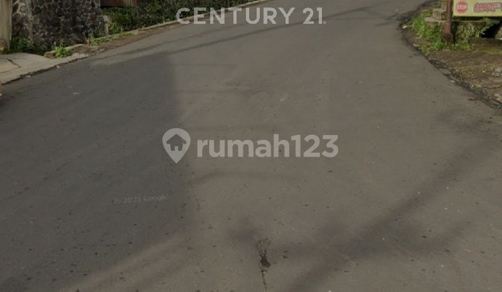 House for Sale, Land Included, on Hanjawar Cipanas Street. 2