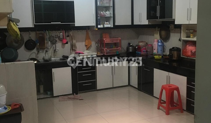 Rumah Hoek 2 Lt Di Perum Taman Kencana 2