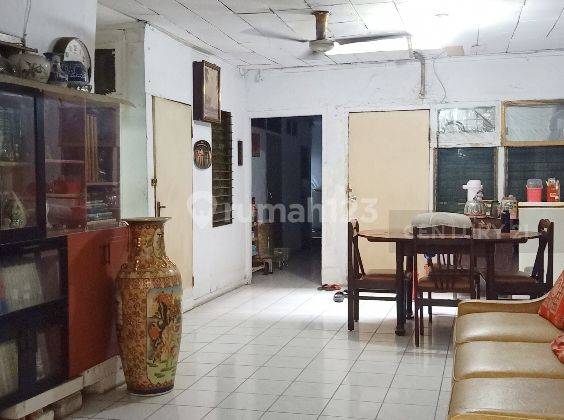 Rumah Tua Hitung Tanah Di Angke Indah JakBar 2