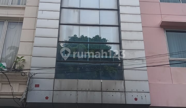 Ruko Gandeng 5 Lantai di Jalan Dr. Saharjo Ruko Gandeng 5 Lantai di Jalan Dr. Saharjo