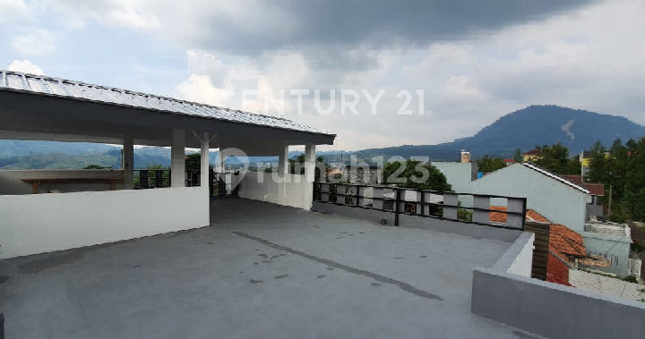 Neat and Ready-to-Occupy House in Sentul City, West Java 2