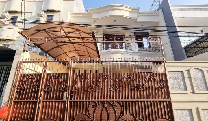 Rumah 3 Lantai Di Mangga Besar Jakarta Barat