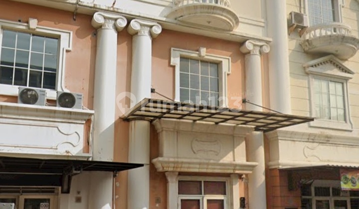 Exclusive 3½ Story Shop House Facing Inward At BGM PIK 1 North Jakarta