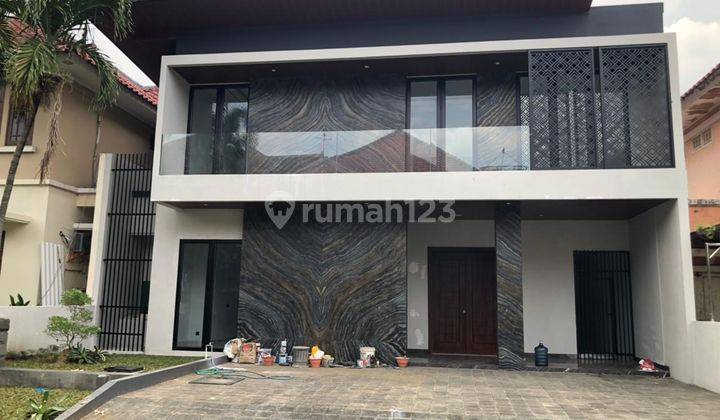 Rumah di Villa Bukit Indah Pakuwon Indah, Surabaya 2